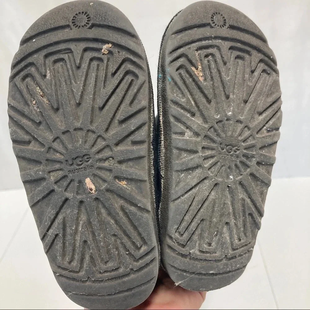 UGG Black and Gold Paisley 24 months boots fur lined